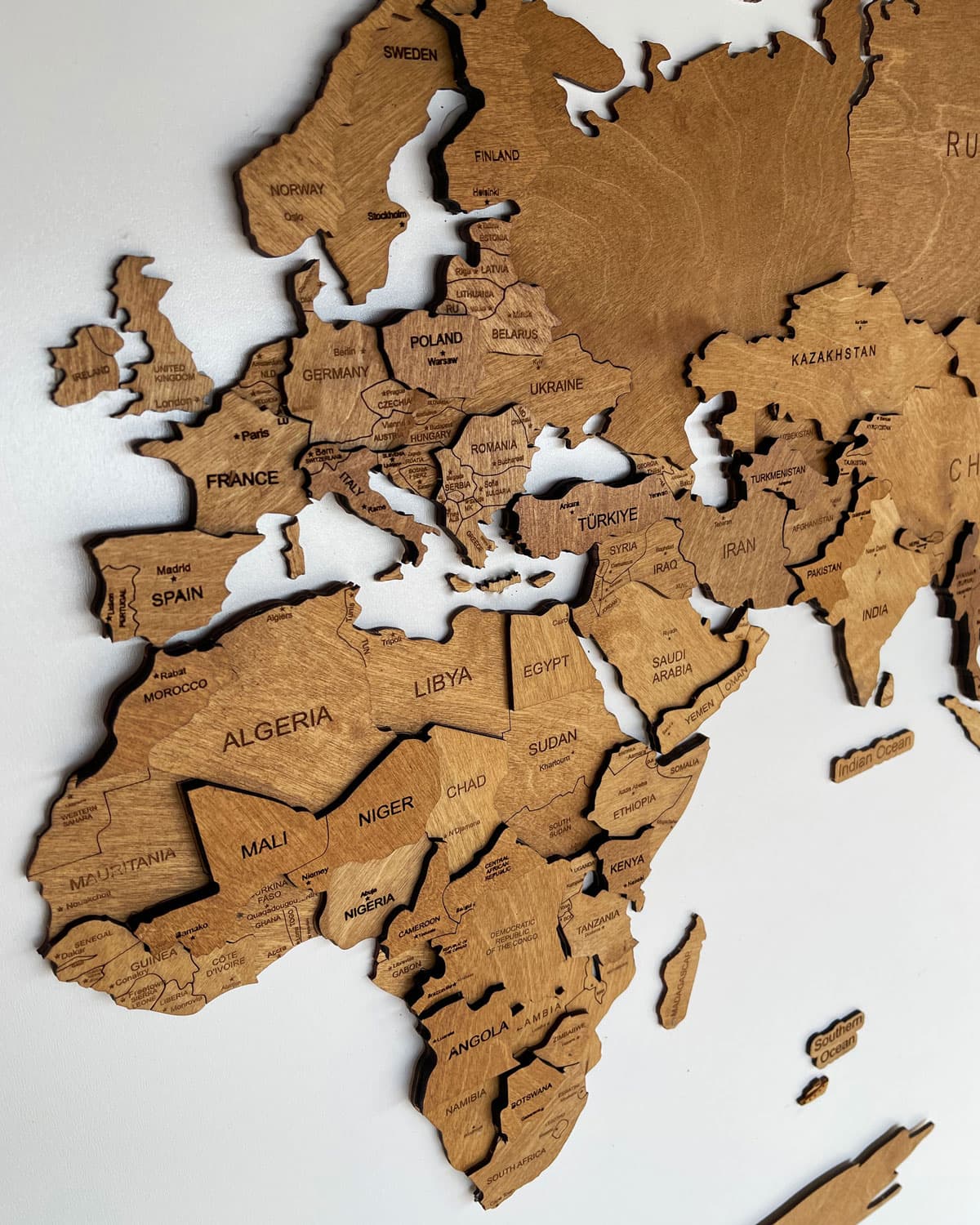 Drewniana Mapa Świata 3D Sikorka® z drewna w kolorze Dąb - 120x60cm